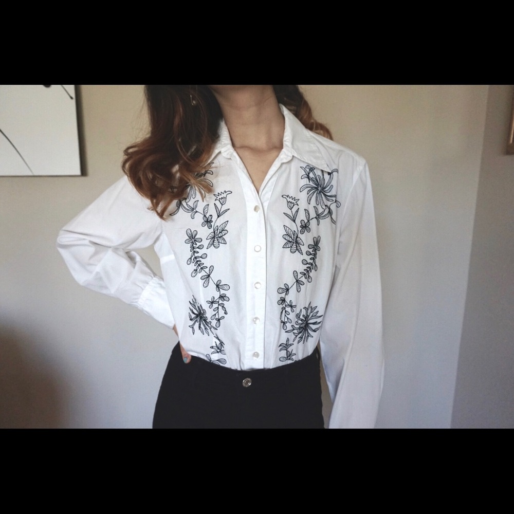 Embroidered Van Heusen Vintage White Collar Shirt
